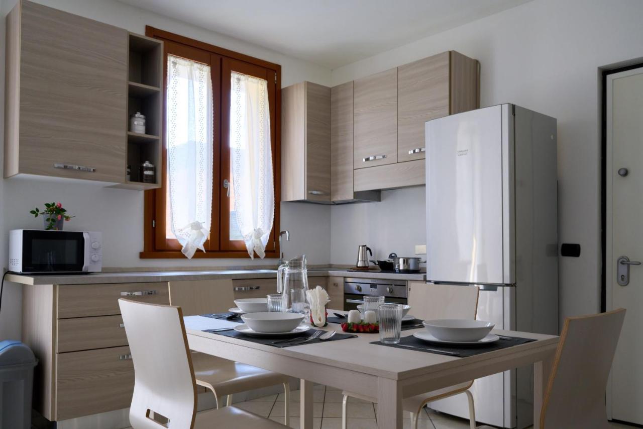 La Casa Dei Tigli - Bilocale Con Taverna E Giardino Apartment Gorgonzola Bagian luar foto