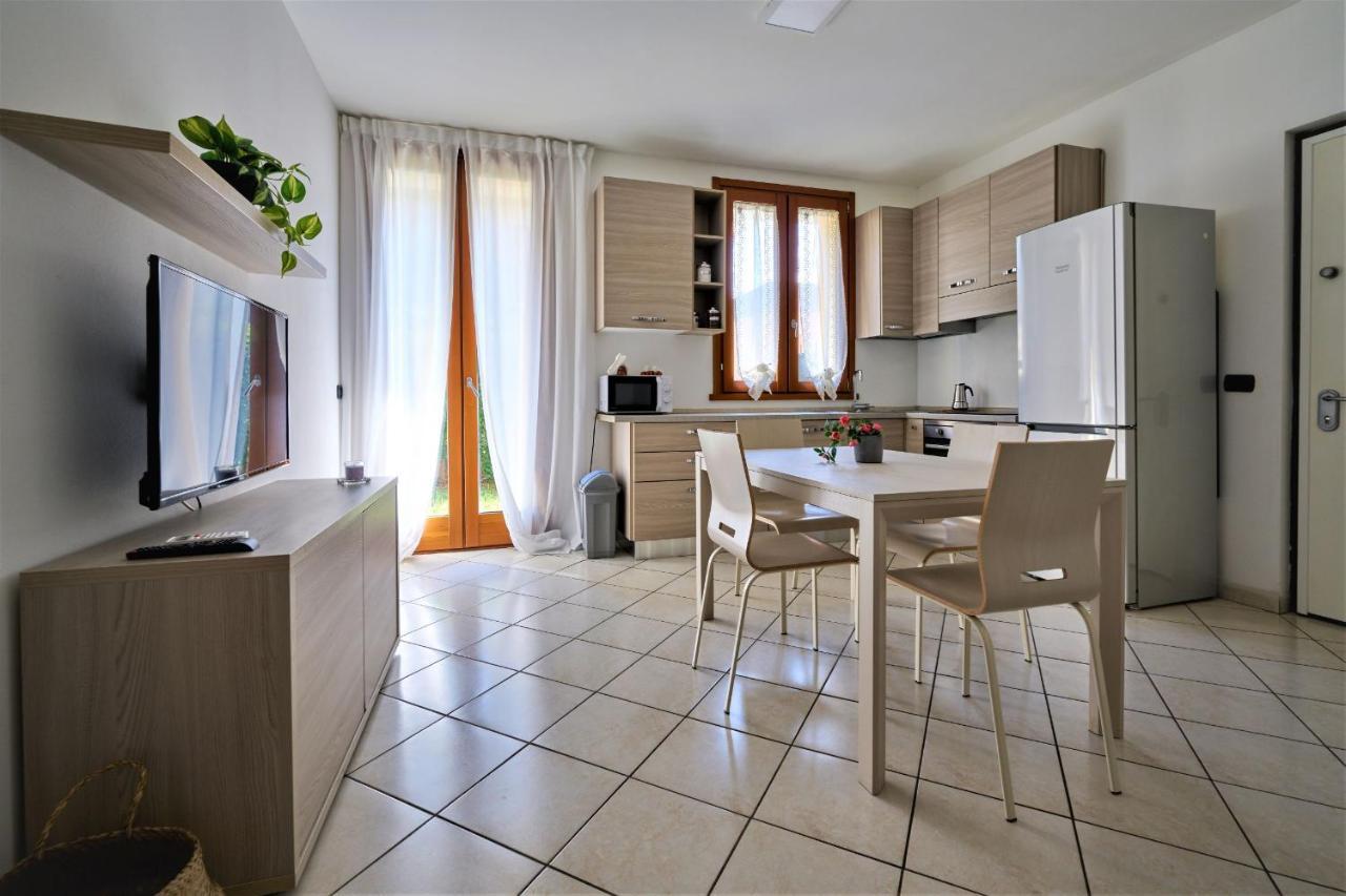 La Casa Dei Tigli - Bilocale Con Taverna E Giardino Apartment Gorgonzola Bagian luar foto