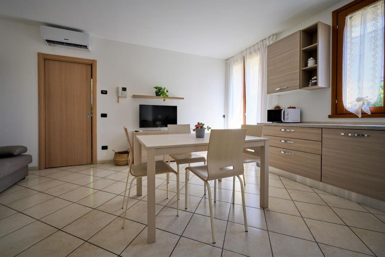 La Casa Dei Tigli - Bilocale Con Taverna E Giardino Apartment Gorgonzola Bagian luar foto